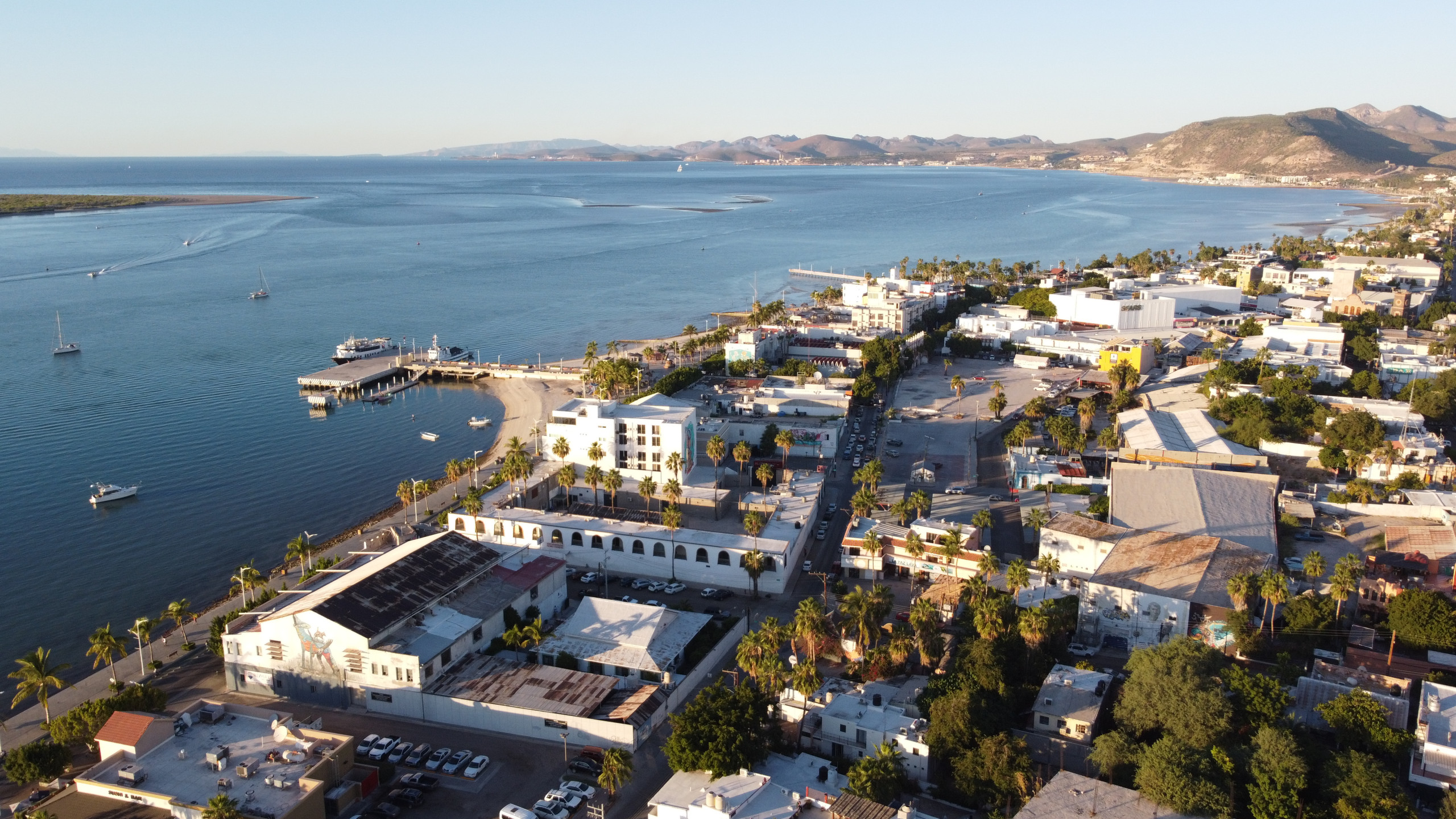 Explorando los encantos de La Paz, Baja California Sur: un itinerario de viaje de 7 días con cenas deliciosas