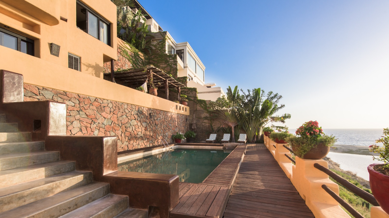 Exquisite Getaways: Unveiling Top Accommodations in La Paz and Los Cabos, MX